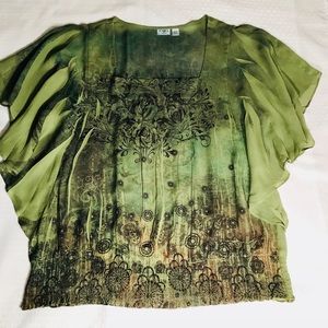 Women’s plus size blouse